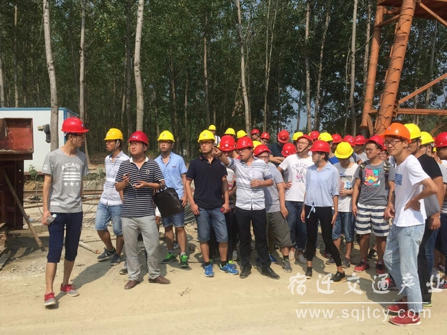 潘山大桥项目部迎来鄂州学院师生观摩进建-001.jpg